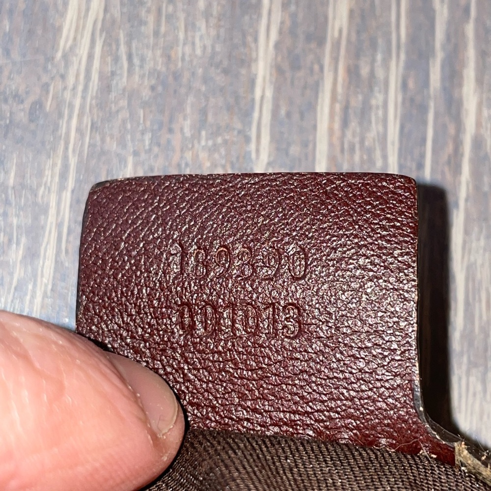 Vintage Gucci Pocket Book - Picture 3 of 7